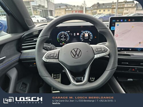 Volkswagen Passat Variant R-Line Blue 3