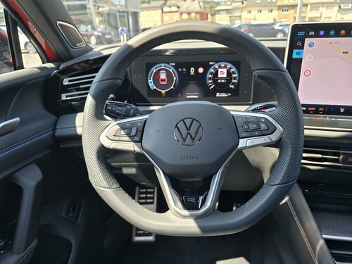 Volkswagen Tiguan R-Line Red 4
