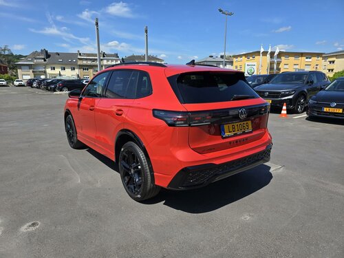 Volkswagen Tiguan R-Line Red 3
